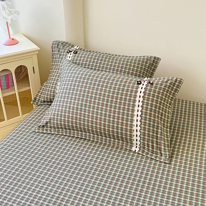 91家纺网 家纺一手货源 找家纺 梦舒羽 2025新款双层纱格子花边床笠防滑蕾丝床罩床垫保护套榻榻米宿舍三件套 花边款-简兮绿格