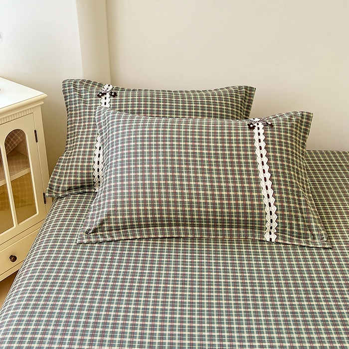 91家纺网 家纺一手货源 找家纺 梦舒羽 2025新款双层纱格子花边床笠防滑蕾丝床罩床垫保护套榻榻米宿舍三件套 花边款-简兮绿格