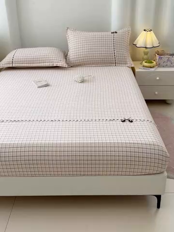 91家纺网 家纺一手货源 找家纺 梦舒羽 2025新款双层纱格子花边床笠防滑蕾丝床罩床垫保护套榻榻米宿舍三件套 花边款-可可咖格