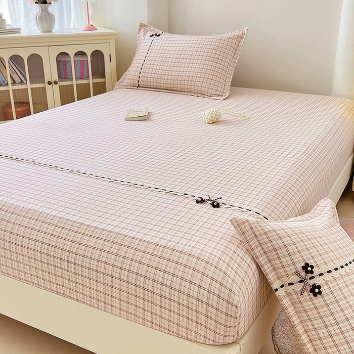 91家纺网 家纺一手货源 找家纺 梦舒羽 2025新款双层纱格子花边床笠防滑蕾丝床罩床垫保护套榻榻米宿舍三件套 花边款-可可咖格