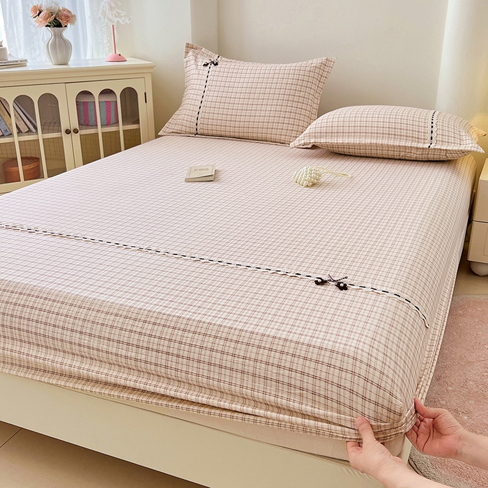 91家纺网 家纺一手货源 找家纺 梦舒羽 2025新款双层纱格子花边床笠防滑蕾丝床罩床垫保护套榻榻米宿舍三件套 花边款-可可咖格