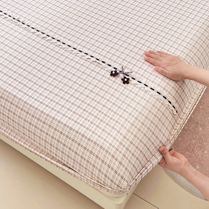 91家纺网 家纺一手货源 找家纺 梦舒羽 2025新款双层纱格子花边床笠防滑蕾丝床罩床垫保护套榻榻米宿舍三件套 花边款-可可咖格