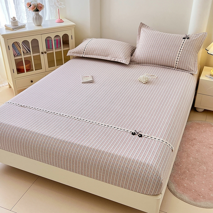 91家纺网 家纺一手货源 找家纺 梦舒羽 2025新款双层纱格子花边床笠防滑蕾丝床罩床垫保护套榻榻米宿舍三件套 花边款-魅力蓝咖