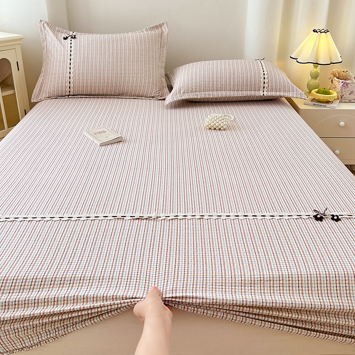 91家纺网 家纺一手货源 找家纺 梦舒羽 2025新款双层纱格子花边床笠防滑蕾丝床罩床垫保护套榻榻米宿舍三件套 花边款-魅力蓝咖