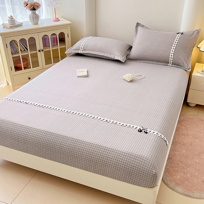 91家纺网 家纺一手货源 找家纺 梦舒羽 2025新款双层纱格子花边床笠防滑蕾丝床罩床垫保护套榻榻米宿舍三件套 花边款-明古灰格