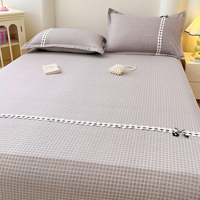 91家纺网 家纺一手货源 找家纺 梦舒羽 2025新款双层纱格子花边床笠防滑蕾丝床罩床垫保护套榻榻米宿舍三件套 花边款-明古灰格