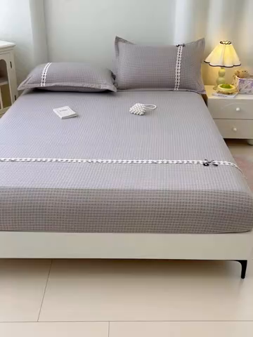 91家纺网 家纺一手货源 找家纺 梦舒羽 2025新款双层纱格子花边床笠防滑蕾丝床罩床垫保护套榻榻米宿舍三件套 花边款-明古灰格