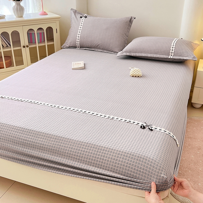 91家纺网 家纺一手货源 找家纺 梦舒羽 2025新款双层纱格子花边床笠防滑蕾丝床罩床垫保护套榻榻米宿舍三件套 花边款-明古灰格