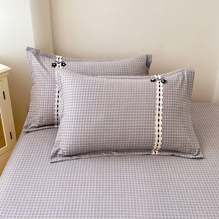 91家纺网 家纺一手货源 找家纺 梦舒羽 2025新款双层纱格子花边床笠防滑蕾丝床罩床垫保护套榻榻米宿舍三件套 花边款-明古灰格