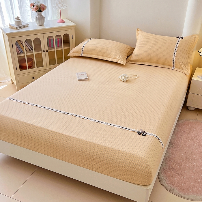 91家纺网 家纺一手货源 找家纺 梦舒羽 2025新款双层纱格子花边床笠防滑蕾丝床罩床垫保护套榻榻米宿舍三件套 花边款-秋田黄格