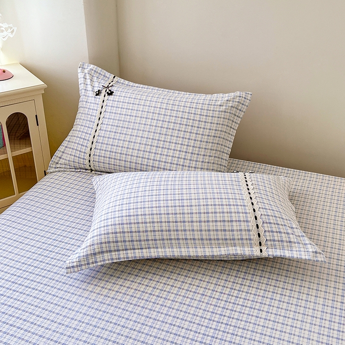 91家纺网 家纺一手货源 找家纺 梦舒羽 2025新款双层纱格子花边床笠防滑蕾丝床罩床垫保护套榻榻米宿舍三件套 花边款-天空蓝格