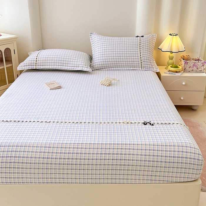 91家纺网 家纺一手货源 找家纺 梦舒羽 2025新款双层纱格子花边床笠防滑蕾丝床罩床垫保护套榻榻米宿舍三件套 花边款-天空蓝格