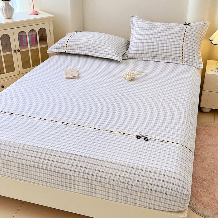 91家纺网 家纺一手货源 找家纺 梦舒羽 2025新款双层纱格子花边床笠防滑蕾丝床罩床垫保护套榻榻米宿舍三件套 花边款-天空蓝格