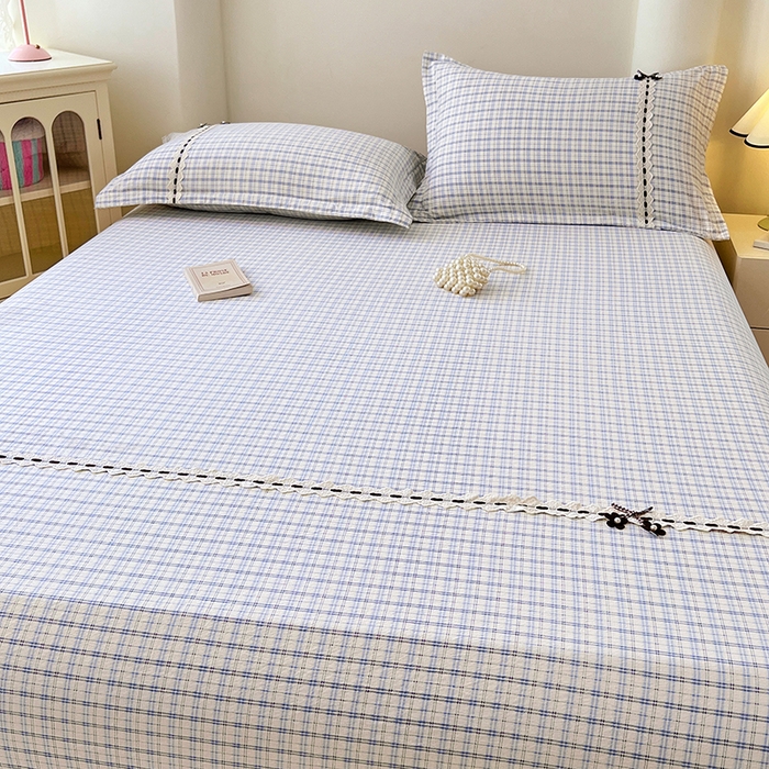 91家纺网 家纺一手货源 找家纺 梦舒羽 2025新款双层纱格子花边床笠防滑蕾丝床罩床垫保护套榻榻米宿舍三件套 花边款-天空蓝格