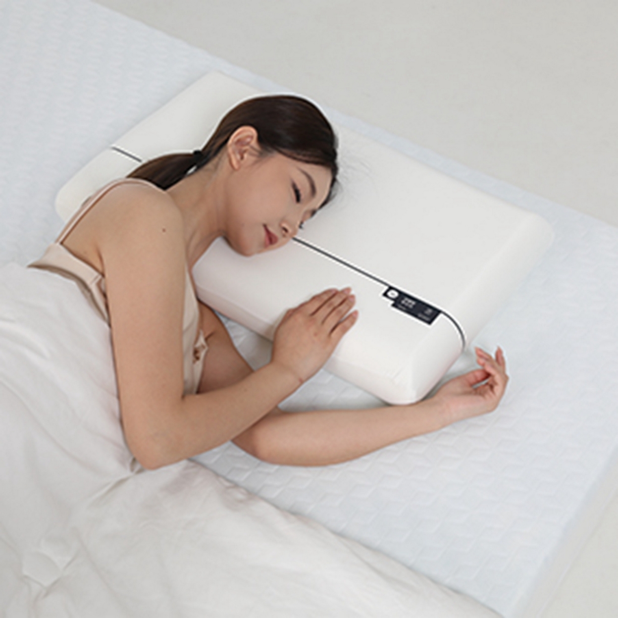 91家纺网 家纺一手货源 找家纺 （总）蝶飞舞 2025新款（源头工厂）纯白切割款某朵酒店枕同款零压力记忆枕慢回弹枕芯