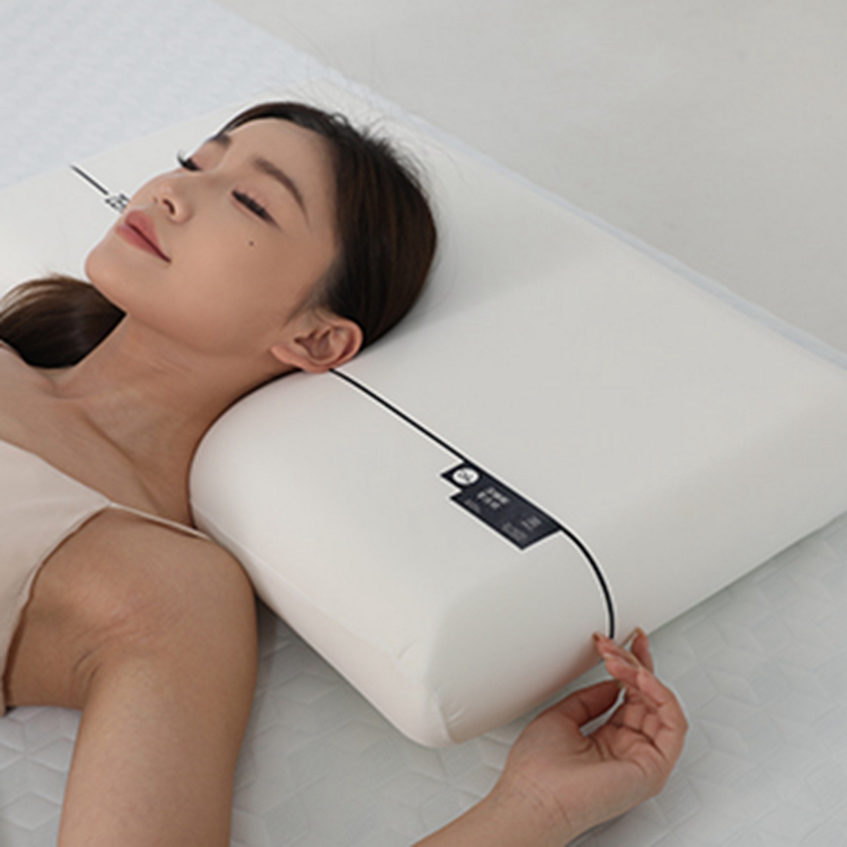 91家纺网 家纺一手货源 找家纺 （总）蝶飞舞 2025新款（源头工厂）纯白切割款某朵酒店枕同款零压力记忆枕慢回弹枕芯