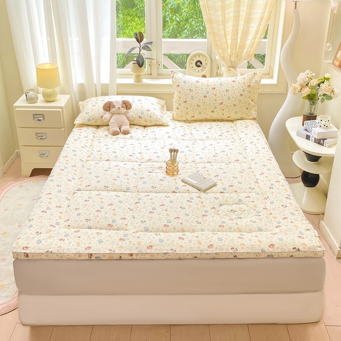 91家纺网 家纺一手货源 找家纺 仟网汇 2025新款云感皱皱纱双层纱棉花立体床垫 高西地