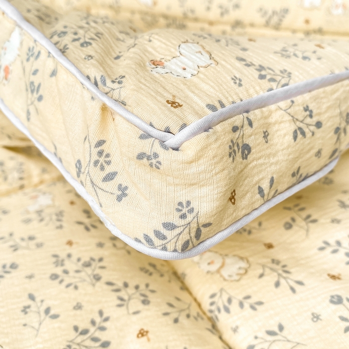 91家纺网 家纺一手货源 找家纺 仟网汇 2025新款云感皱皱纱双层纱棉花立体床垫 花间兔