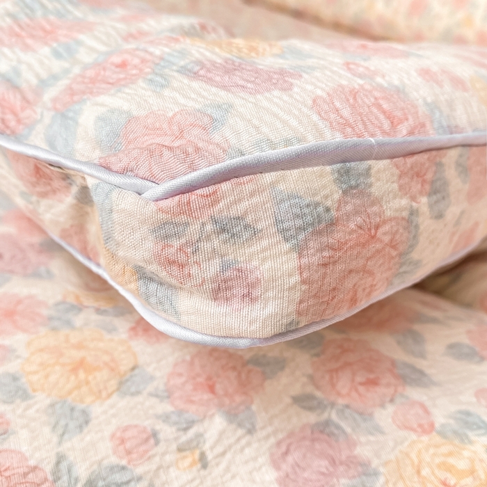 91家纺网 家纺一手货源 找家纺 仟网汇 2025新款云感皱皱纱双层纱棉花立体床垫 十里桃花