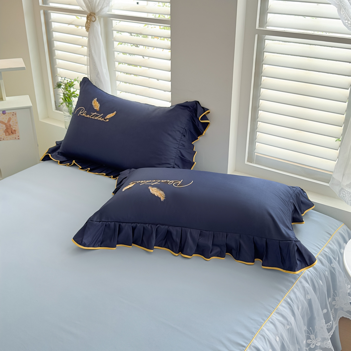 91家纺网 家纺一手货源 找家纺 柔享家（原芷澜家纺） 2025新款水洗棉磨毛系列四件套-恩格斯 藏蓝+天际蓝