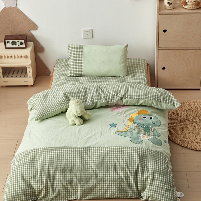 91家纺网 家纺一手货源 找家纺 （总）荷马之梦 2025新款学院系列—A类32s水洗棉贴布绣原创卡通拼接儿童幼儿园套件