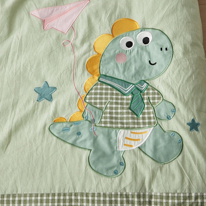 91家纺网 家纺一手货源 找家纺 （总）荷马之梦 2025新款学院系列—A类32s水洗棉贴布绣原创卡通拼接儿童幼儿园套件