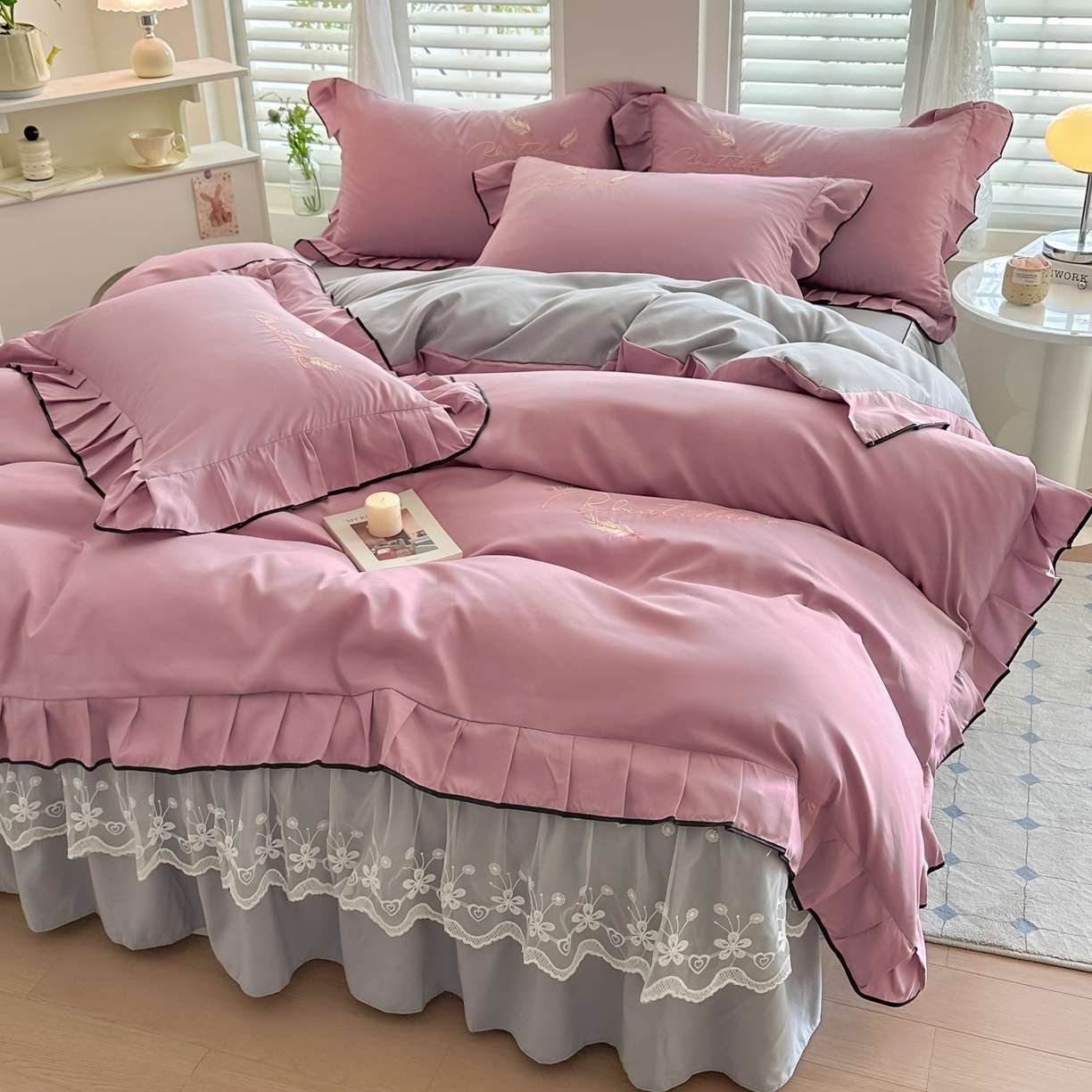 91家纺网 家纺一手货源 找家纺 柔享家（原芷澜家纺） 2025新款水洗棉磨毛系列四件套-恩格斯 豆沙+浅灰