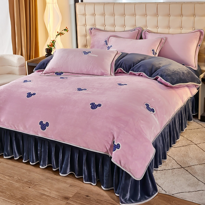 91家纺网 家纺一手货源 找家纺 栩裕 2025新款7斤重牛奶金貂绒印花牛奶绒四件套 童心粉