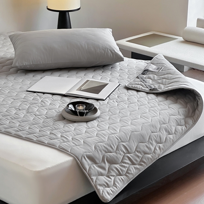 91家纺网 家纺一手货源 找家纺 三味舒屋 2025新款双面全棉软床垫-曼波 曼波灰