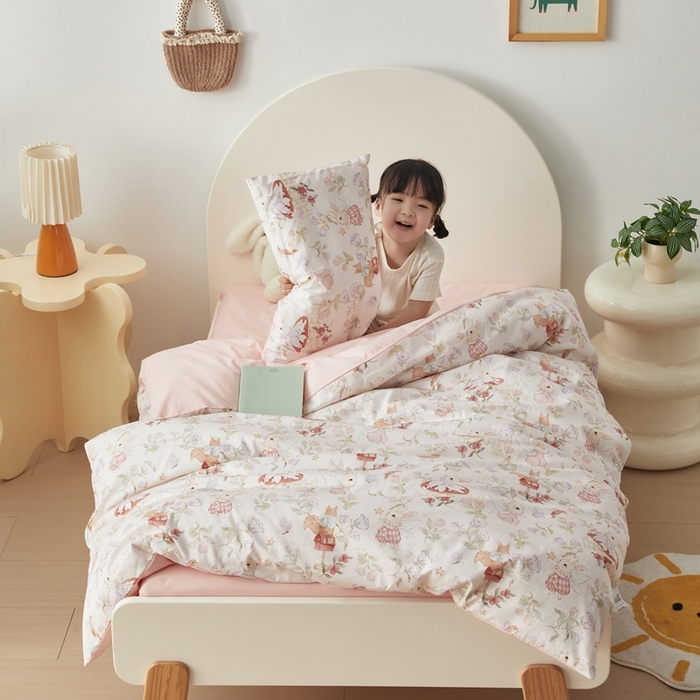 91家纺网 家纺一手货源 找家纺 荷马之梦 2025新款梦境系列—全棉40s数码印花原创手绘小版儿童幼儿园套件 精灵小兔