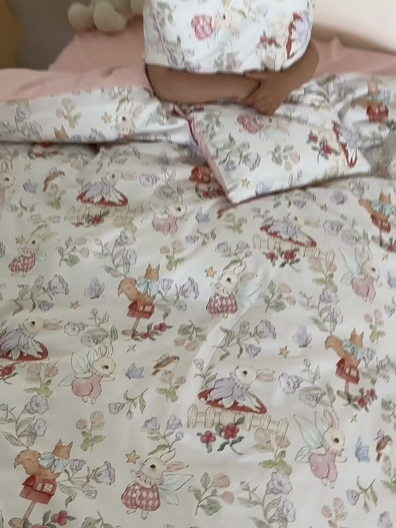 91家纺网 家纺一手货源 找家纺 荷马之梦 2025新款梦境系列—全棉40s数码印花原创手绘小版儿童幼儿园套件 精灵小兔