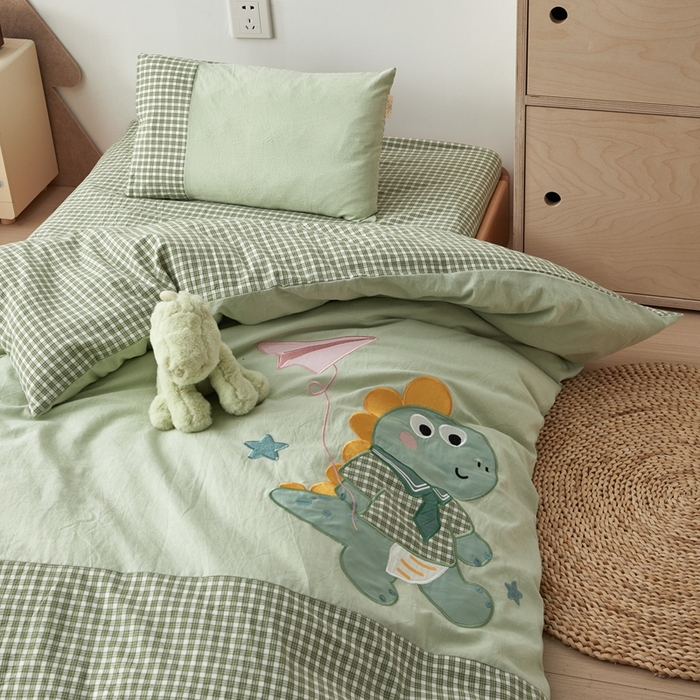 91家纺网 家纺一手货源 找家纺 （总）荷马之梦 2025新款学院系列—A类32s水洗棉贴布绣原创卡通拼接儿童幼儿园套件