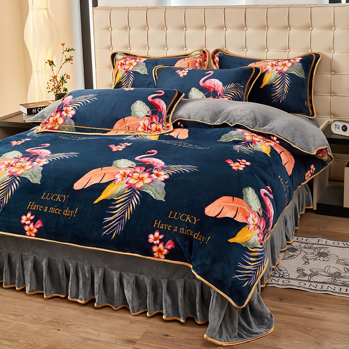 91家纺网 家纺一手货源 找家纺 栩裕 2025新款7斤重牛奶金貂绒印花牛奶绒四件套 火烈鸟