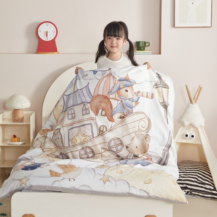 91家纺网 家纺一手货源 找家纺 荷马之梦 2025新款梦境系列—全棉40s数码印花原创手绘大版定位儿童幼儿园套件 云端国度