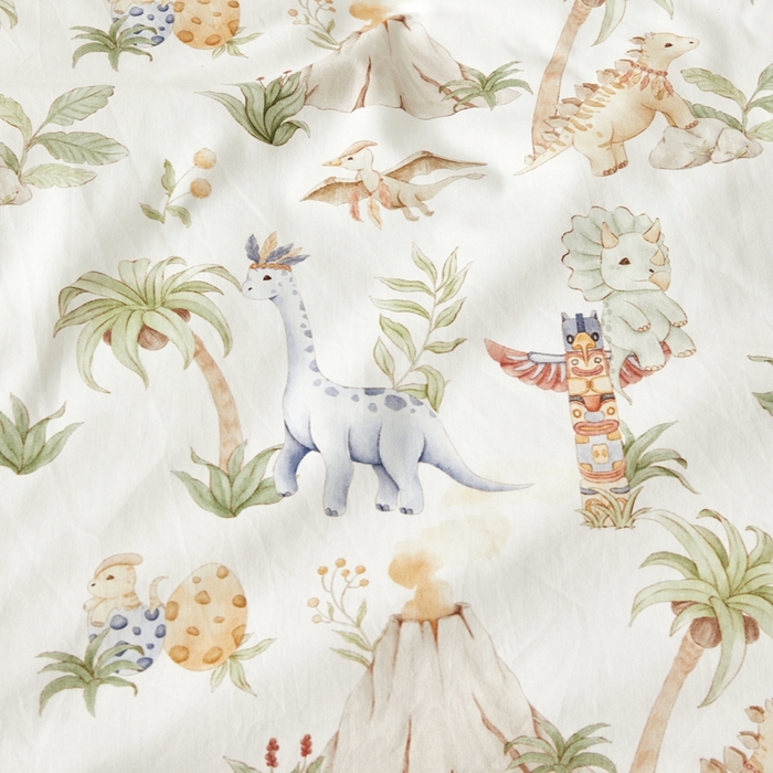 91家纺网 家纺一手货源 找家纺 荷马之梦 2025新款梦境系列—全棉40s数码印花原创手绘小版儿童幼儿园套件 恐龙之家