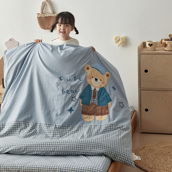 91家纺网 家纺一手货源 找家纺 荷马之梦 2025新款学院系列—A类32s水洗棉贴布绣原创卡通拼接儿童幼儿园套件 学院小熊