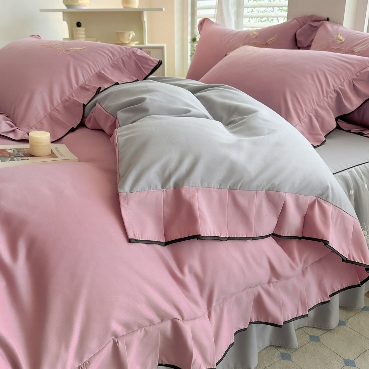 91家纺网 家纺一手货源 找家纺 柔享家（原芷澜家纺） 2025新款水洗棉磨毛系列四件套-恩格斯 豆沙+浅灰