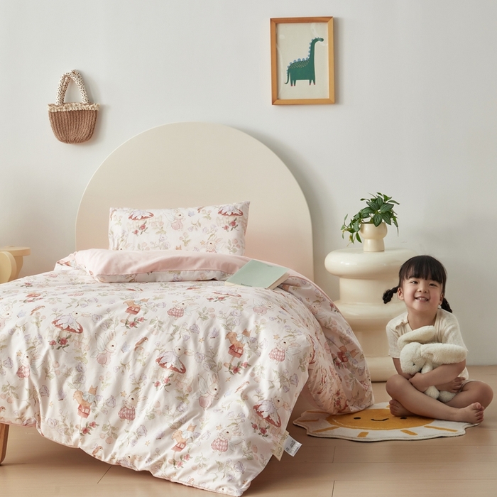 91家纺网 家纺一手货源 找家纺 荷马之梦 2025新款梦境系列—全棉40s数码印花原创手绘小版儿童幼儿园套件 精灵小兔