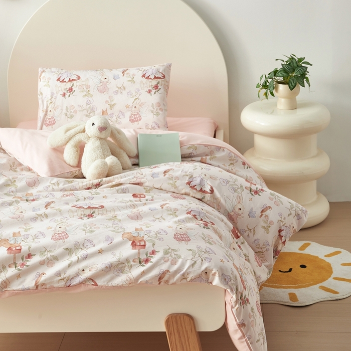 91家纺网 家纺一手货源 找家纺 荷马之梦 2025新款梦境系列—全棉40s数码印花原创手绘小版儿童幼儿园套件 精灵小兔