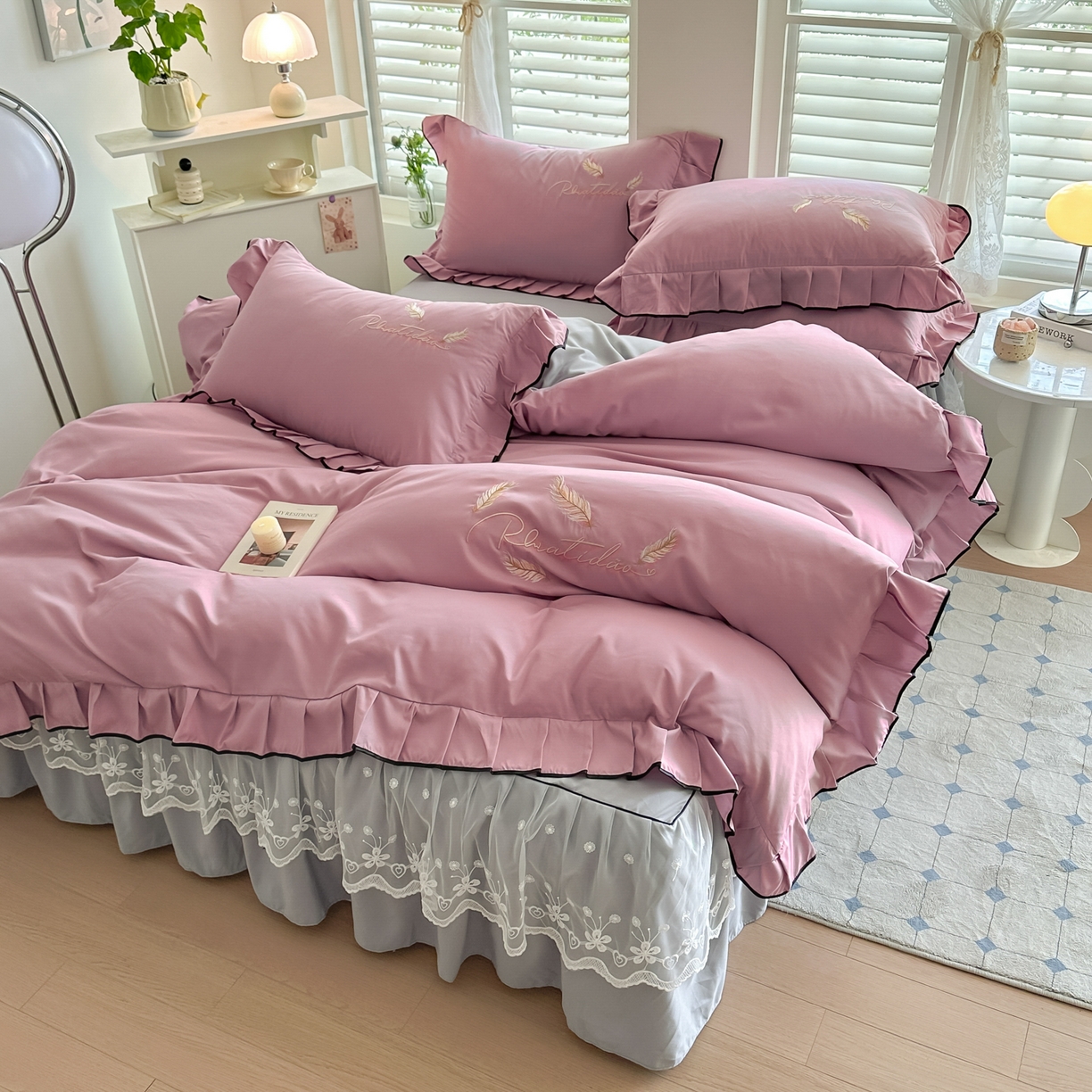 91家纺网 家纺一手货源 找家纺 柔享家（原芷澜家纺） 2025新款水洗棉磨毛系列四件套-恩格斯 豆沙+浅灰