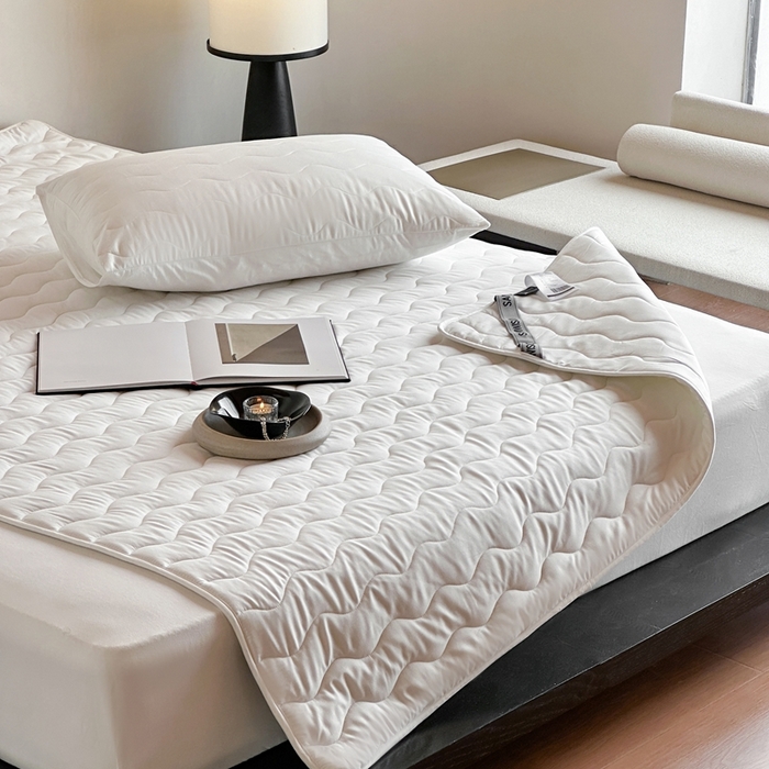 91家纺网 家纺一手货源 找家纺 三味舒屋 2025新款双面全棉软床垫-曼波 曼波白