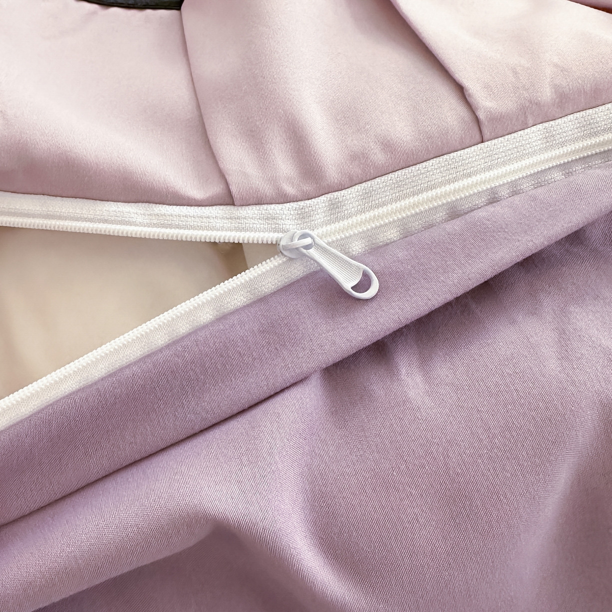 91家纺网 家纺一手货源 找家纺 柔享家（原芷澜家纺） 2025新款水洗棉磨毛系列四件套-恩格斯 丁香紫+香芋紫