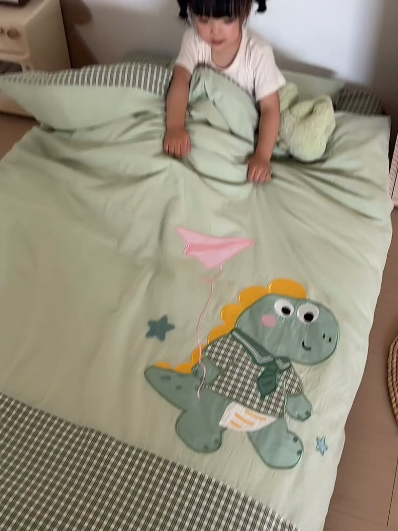 91家纺网 家纺一手货源 找家纺 （总）荷马之梦 2025新款学院系列—A类32s水洗棉贴布绣原创卡通拼接儿童幼儿园套件