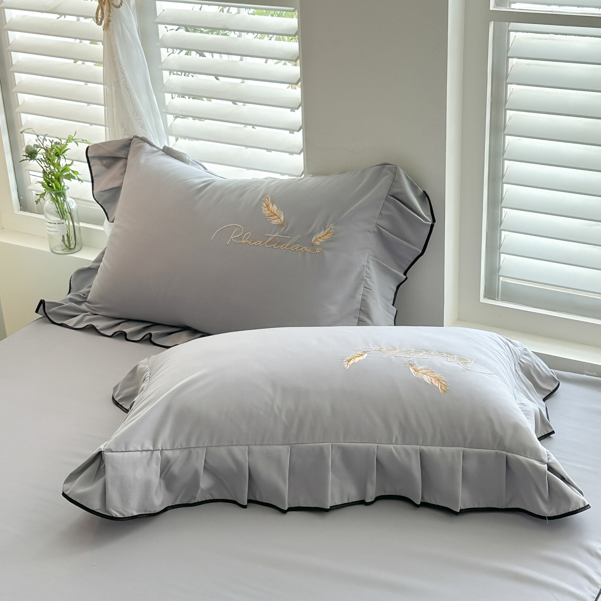 91家纺网 家纺一手货源 找家纺 柔享家（原芷澜家纺） 2025新款水洗棉磨毛系列四件套-恩格斯 浅灰+浅灰