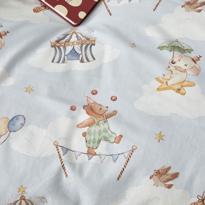 91家纺网 家纺一手货源 找家纺 荷马之梦 2025新款梦境系列—全棉40s数码印花原创手绘小版儿童幼儿园套件 游园会