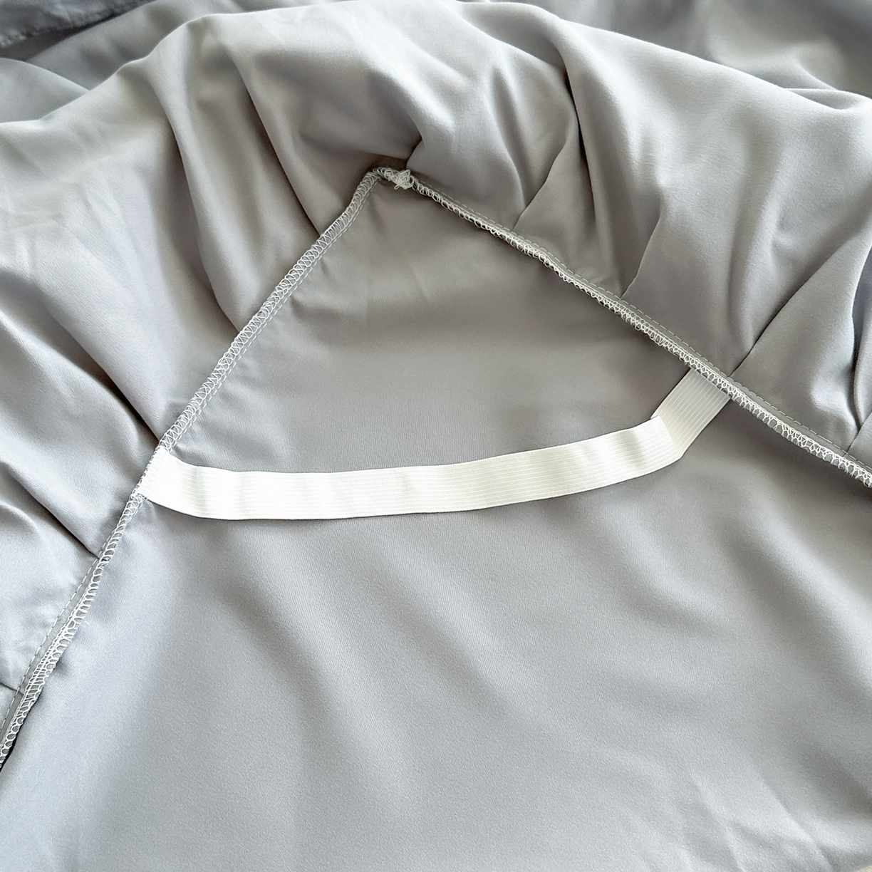 91家纺网 家纺一手货源 找家纺 柔享家（原芷澜家纺） 2025新款水洗棉磨毛系列四件套-恩格斯 浅灰+浅灰