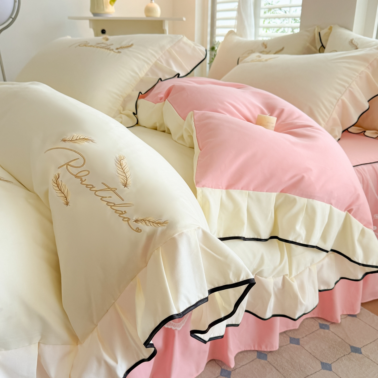 91家纺网 家纺一手货源 找家纺 柔享家（原芷澜家纺） 2025新款水洗棉磨毛系列四件套-恩格斯 米黄+粉玉