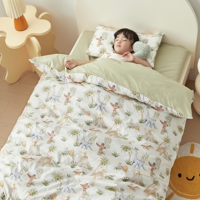 91家纺网 家纺一手货源 找家纺 荷马之梦 2025新款梦境系列—全棉40s数码印花原创手绘小版儿童幼儿园套件 恐龙之家