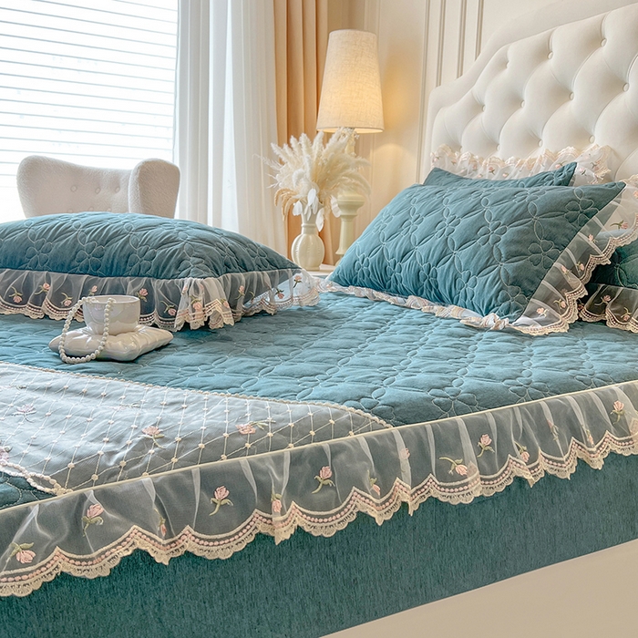 91家纺网 家纺一手货源 找家纺 麒豆豆 2025新款色织蕾丝边床裙款床笠-花亦然 花亦然-黛绿色