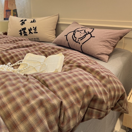 91家纺网 家纺一手货源 找家纺 （总）花漾家居 2025新款无印宿舍简约全棉色织水洗棉毛巾绣四件套